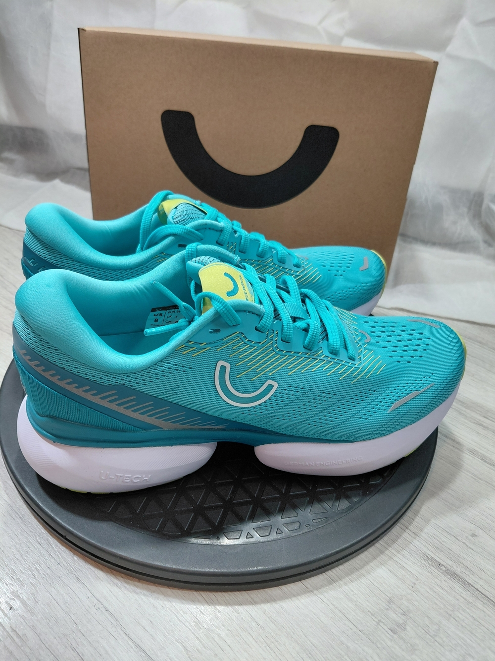 NEW True Motion Womens U-TECH Nevos 3 Scuba Blue & Lime Running Shoes SIZE 9.5 - Picture 2 of 15